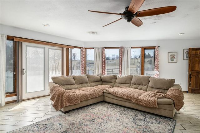 33248 199th Street, Leavenworth, KS 66048