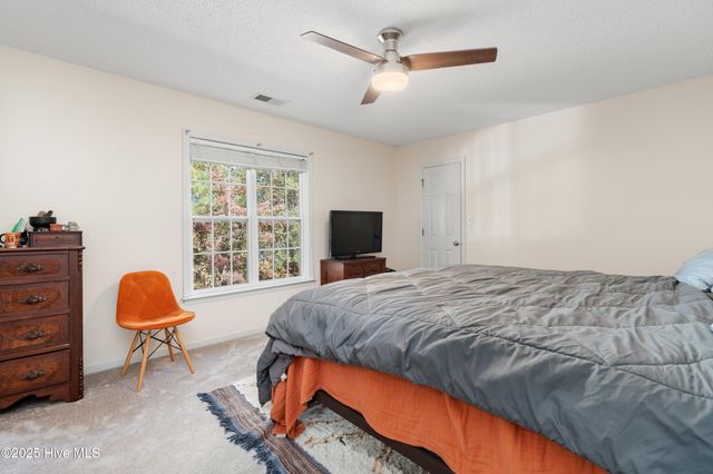 9818 N Olde Towne Wynd SE, Leland, NC 28451
