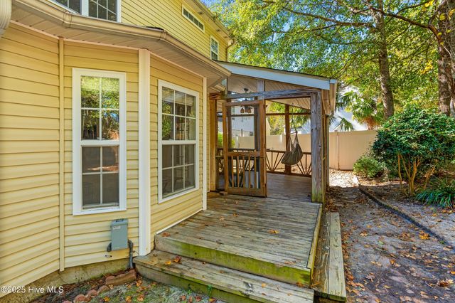 9818 N Olde Towne Wynd SE, Leland, NC 28451