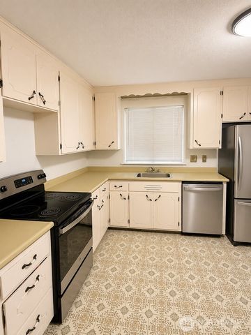 22704 2nd Drive SE, Bothell, WA 98021
