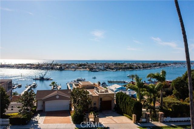 2212 Pacific Drive, Corona Del Mar (newport Beach), CA 92625