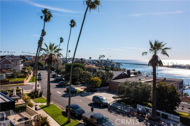 2212 Pacific Drive, Corona Del Mar (newport Beach), CA 92625
