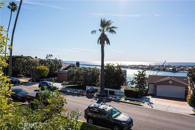 2212 Pacific Drive, Corona Del Mar (newport Beach), CA 92625