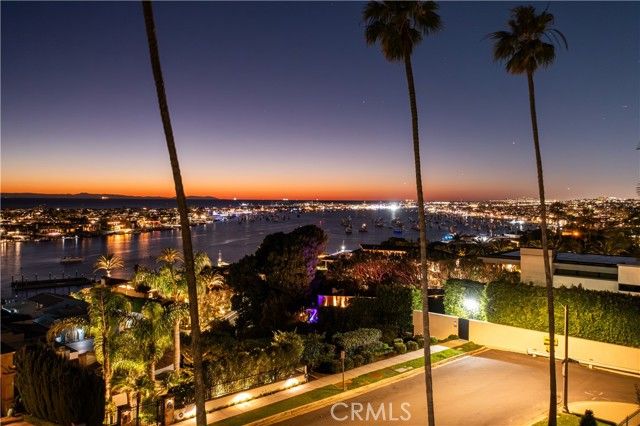 2212 Pacific Drive, Corona Del Mar (newport Beach), CA 92625