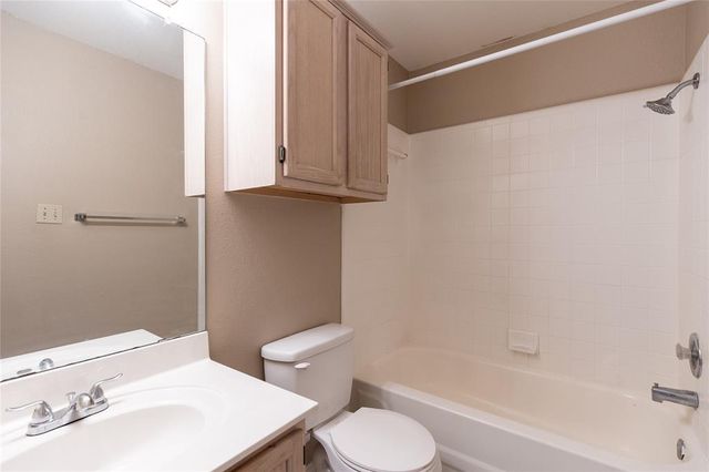 815 BLACK LOCUST DR, Pflugerville, TX 78660