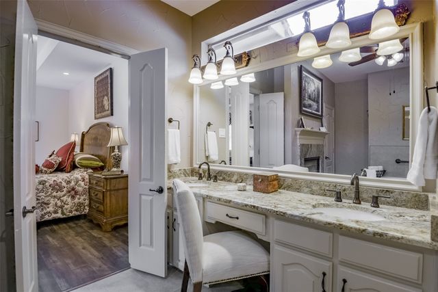 2802 Park Run Drive, Arlington, TX 76016