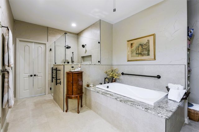 2802 Park Run Drive, Arlington, TX 76016