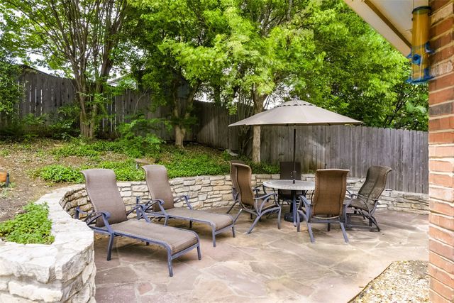 2802 Park Run Drive, Arlington, TX 76016