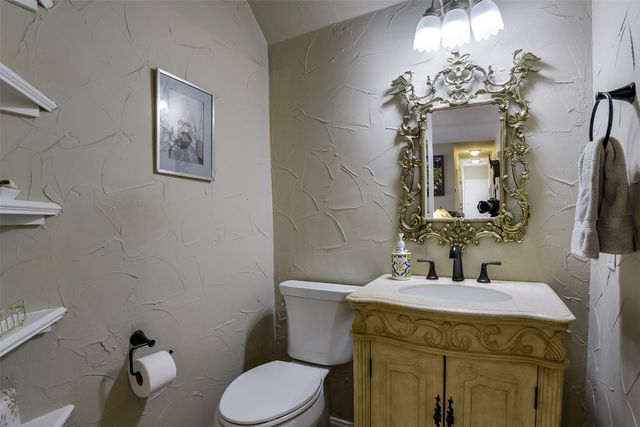 2802 Park Run Drive, Arlington, TX 76016