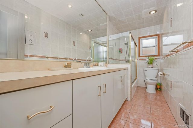 7115 167th Street, Fresh Meadows, NY 11365