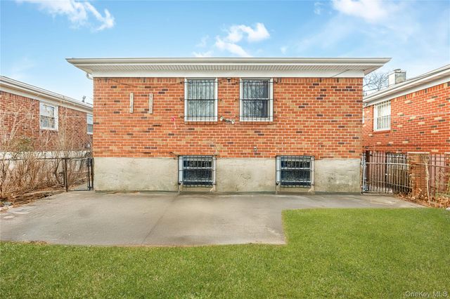 7115 167th Street, Fresh Meadows, NY 11365