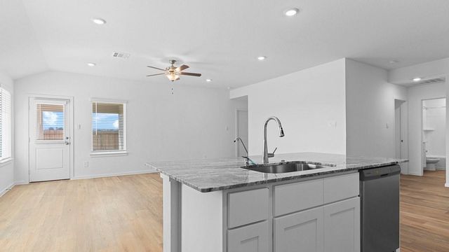 1011 Paddlefish Lane, Alvin, TX 77511