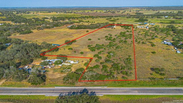 216 County Road 429, Stockdale, TX 78160