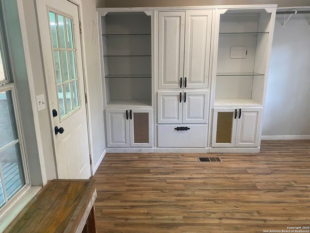 216 County Road 429, Stockdale, TX 78160