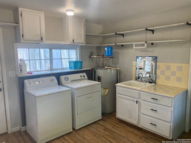 216 County Road 429, Stockdale, TX 78160