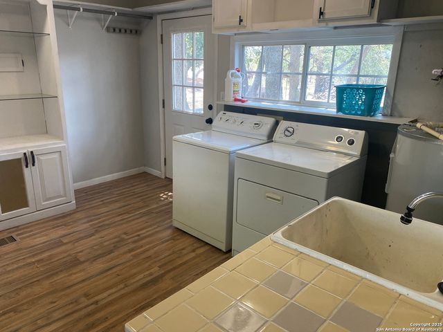 216 County Road 429, Stockdale, TX 78160