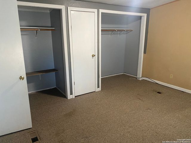 216 County Road 429, Stockdale, TX 78160