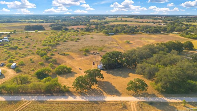 216 County Road 429, Stockdale, TX 78160