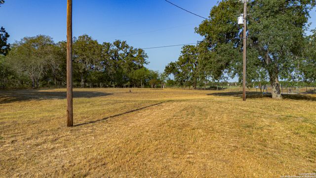 216 County Road 429, Stockdale, TX 78160