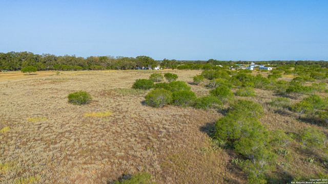 216 County Road 429, Stockdale, TX 78160