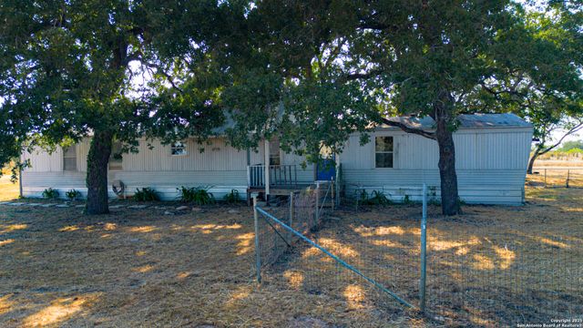 216 County Road 429, Stockdale, TX 78160