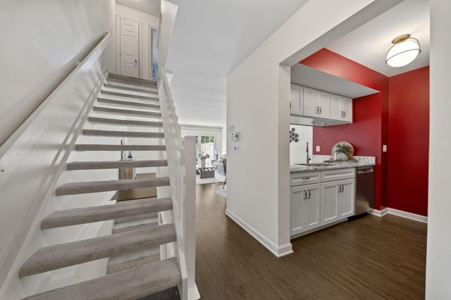 2511 Hyacinth Lane, 56A, Columbus, OH 43235