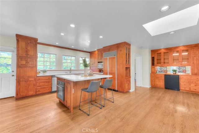 537 Jamestown, Burbank, CA 91504