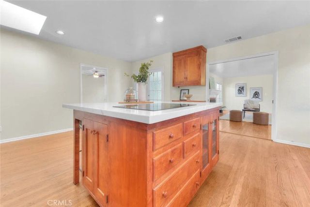 537 Jamestown, Burbank, CA 91504