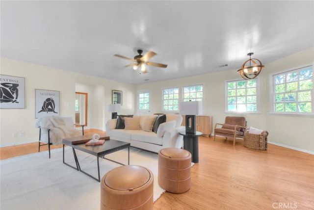 537 Jamestown, Burbank, CA 91504