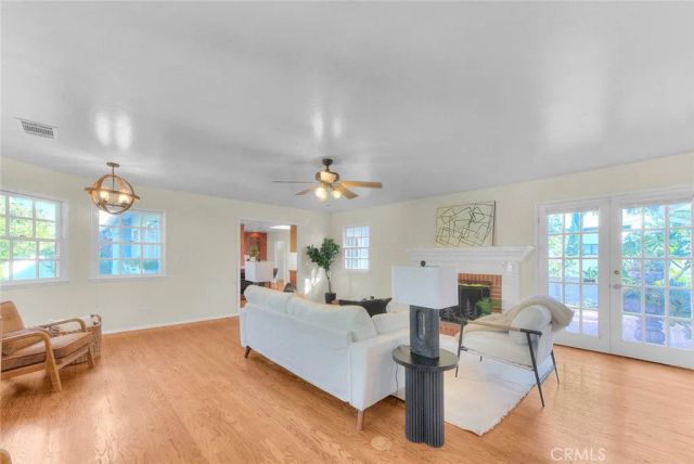 537 Jamestown, Burbank, CA 91504