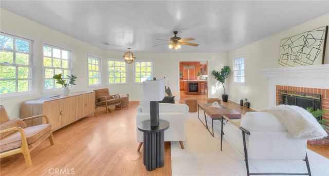 537 Jamestown, Burbank, CA 91504