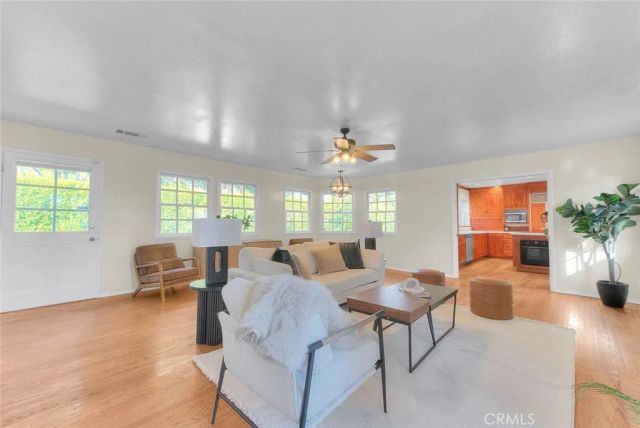 537 Jamestown, Burbank, CA 91504
