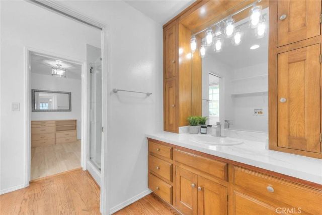 537 Jamestown, Burbank, CA 91504
