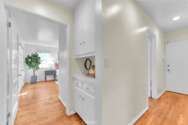 537 Jamestown, Burbank, CA 91504