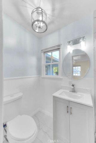 537 Jamestown, Burbank, CA 91504