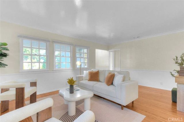 537 Jamestown, Burbank, CA 91504