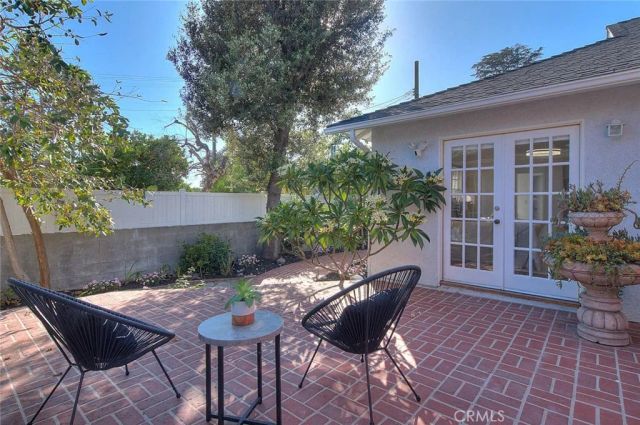 537 Jamestown, Burbank, CA 91504
