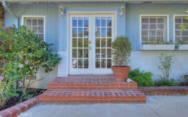 537 Jamestown, Burbank, CA 91504