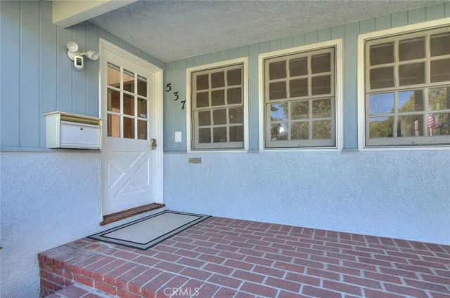 537 Jamestown, Burbank, CA 91504