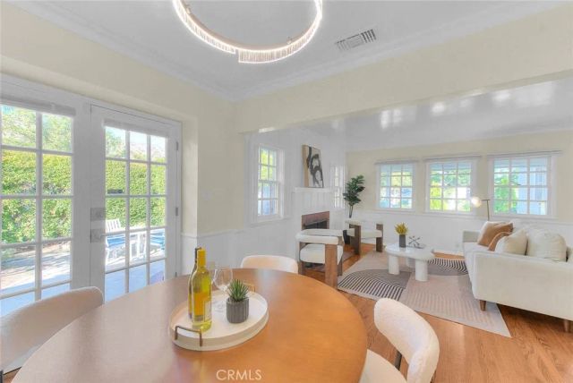 537 Jamestown, Burbank, CA 91504