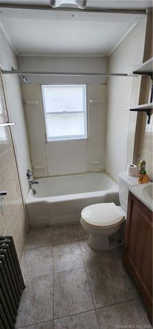 60 Jay Street, New London, CT 06320