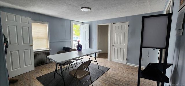 60 Jay Street, New London, CT 06320