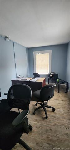 60 Jay Street, New London, CT 06320