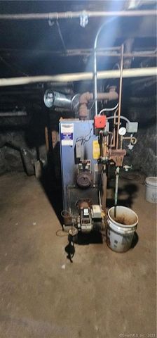 60 Jay Street, New London, CT 06320