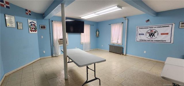 60 Jay Street, New London, CT 06320