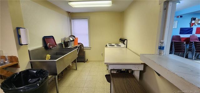 60 Jay Street, New London, CT 06320