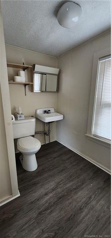 60 Jay Street, New London, CT 06320