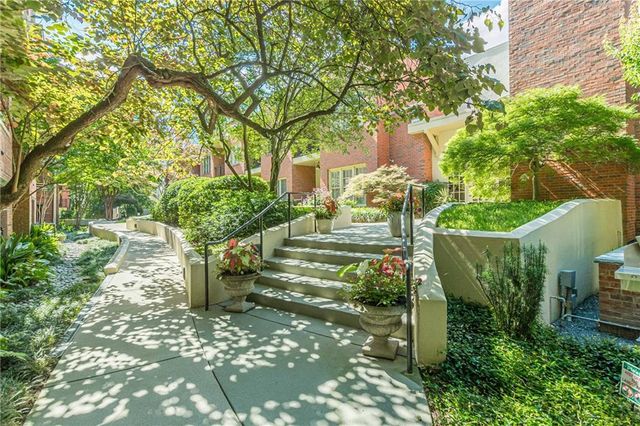 266 11th Street NE 205, Atlanta, GA 30309