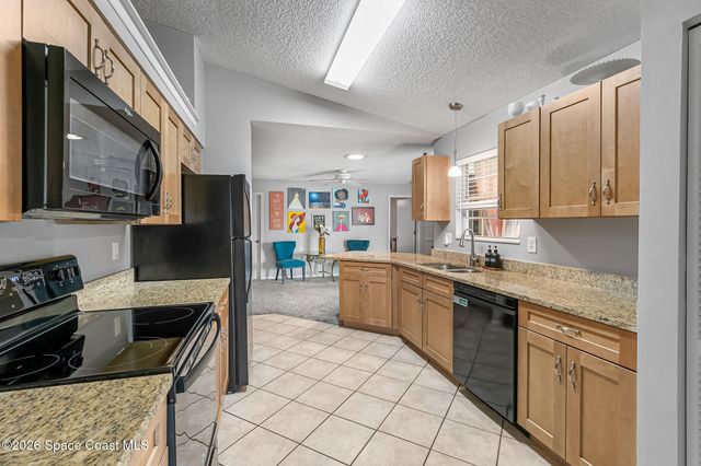 606 Seven Gables Circle SE, Palm Bay, FL 32909