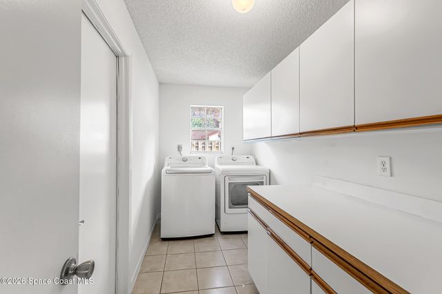 606 Seven Gables Circle SE, Palm Bay, FL 32909